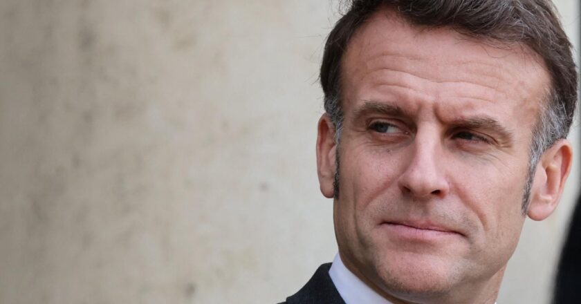 Emmanuel Macron annonce la reconduction du budget à l’identique jusqu’en 2030