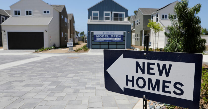 Mortgage rates fall to 6.01%: Freddie Mac