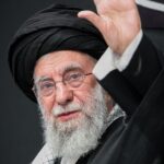 Ali Khamenei, Guide suprême iranien et symbole du durcissement du pouvoir, est mort