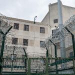 Les prisons françaises comptaient 86 645 détenus au 1ᵉʳ février 2026, leur plus haut niveau selon les chiffres du gouvernement