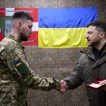« Il faut arrêter le mal », déclare Volodymyr Zelensky en déplacement près de la ligne de front dans la région de Donetsk