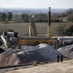 l’Etat indemnise à hauteur de 79 millions d’euros le concessionnaire pour l’interruption du chantier en 2025