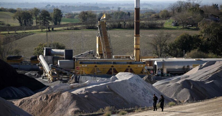 l’Etat indemnise à hauteur de 79 millions d’euros le concessionnaire pour l’interruption du chantier en 2025