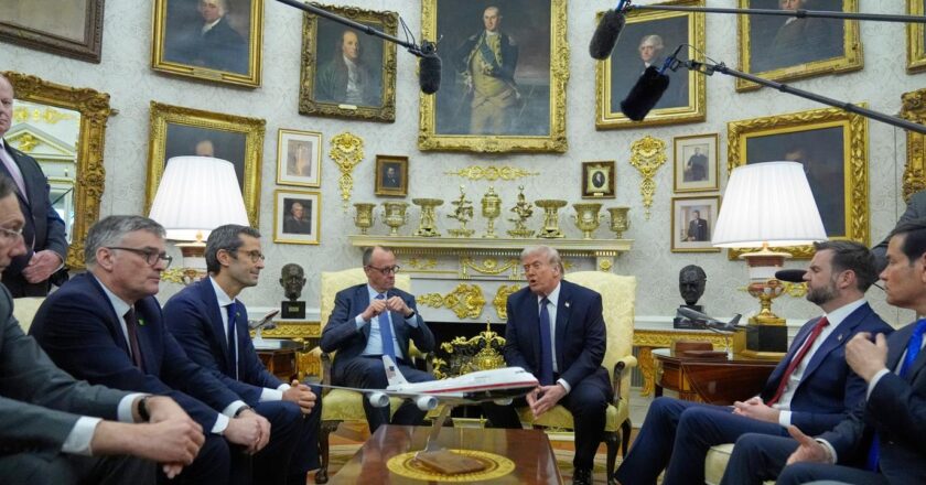 Donald Trump affirme que la République islamique « allait attaquer en premier », et ajoute que « tout a été détruit » dans le pays