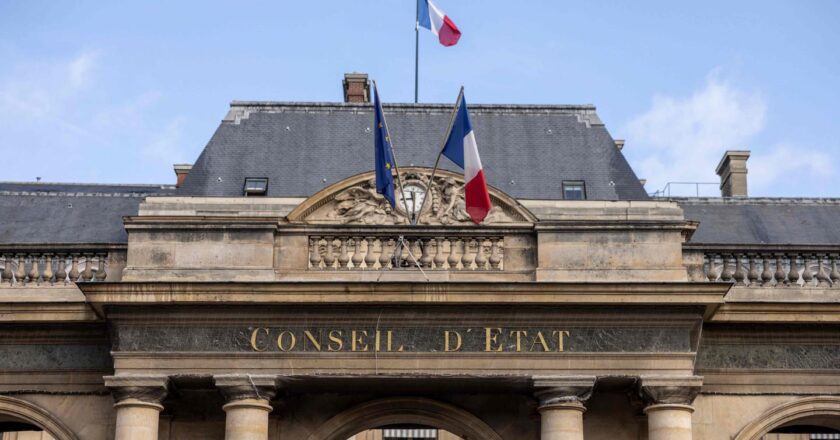 le Conseil d’Etat valide le suivi sanitaire de l’Etat face à des familles