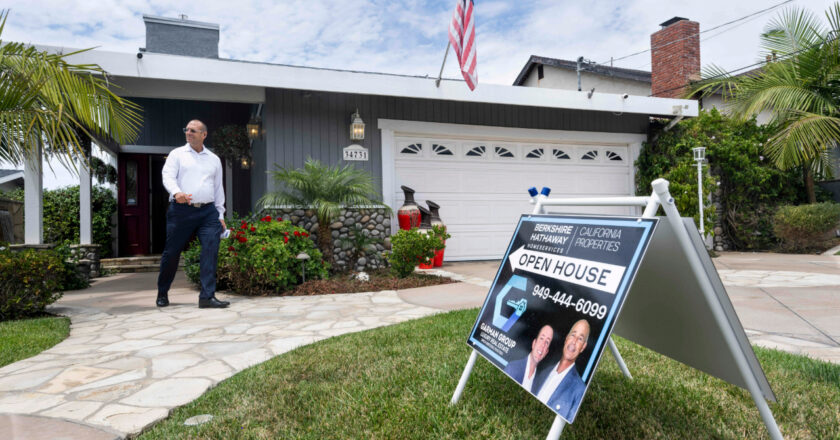 Mortgage rates rise to 6%: Freddie Mac
