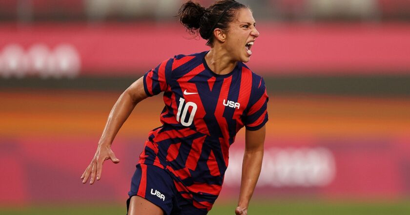 Olympic gold medalist Carli Lloyd backs Alexi Lalas over political criticism